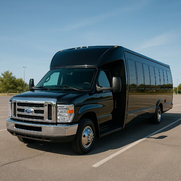 Detroit Minibus Company 18 Passenger Minibus