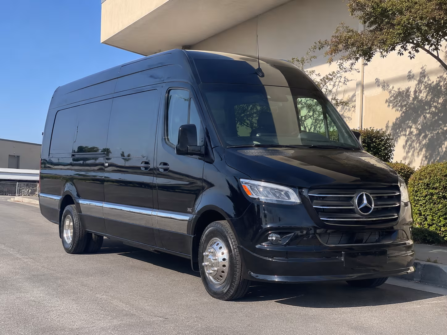 bus rental options for detroit trips