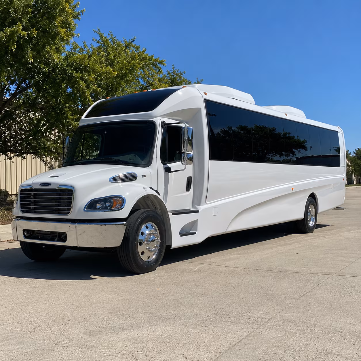detroit 35 passenger minibus