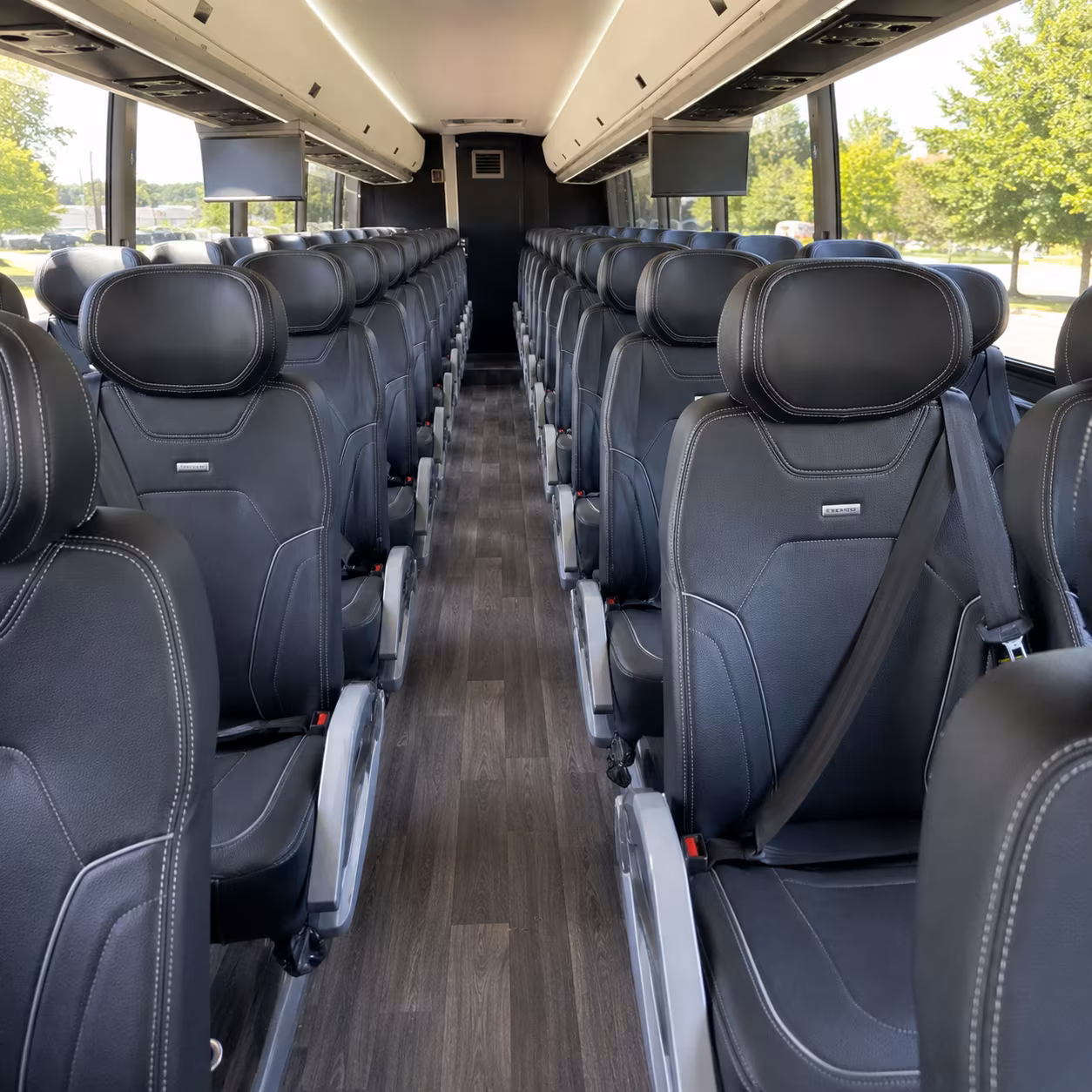 detroit minibus rentals