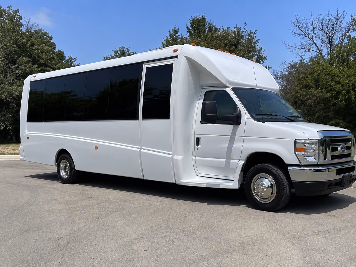 detroit prom party bus rental