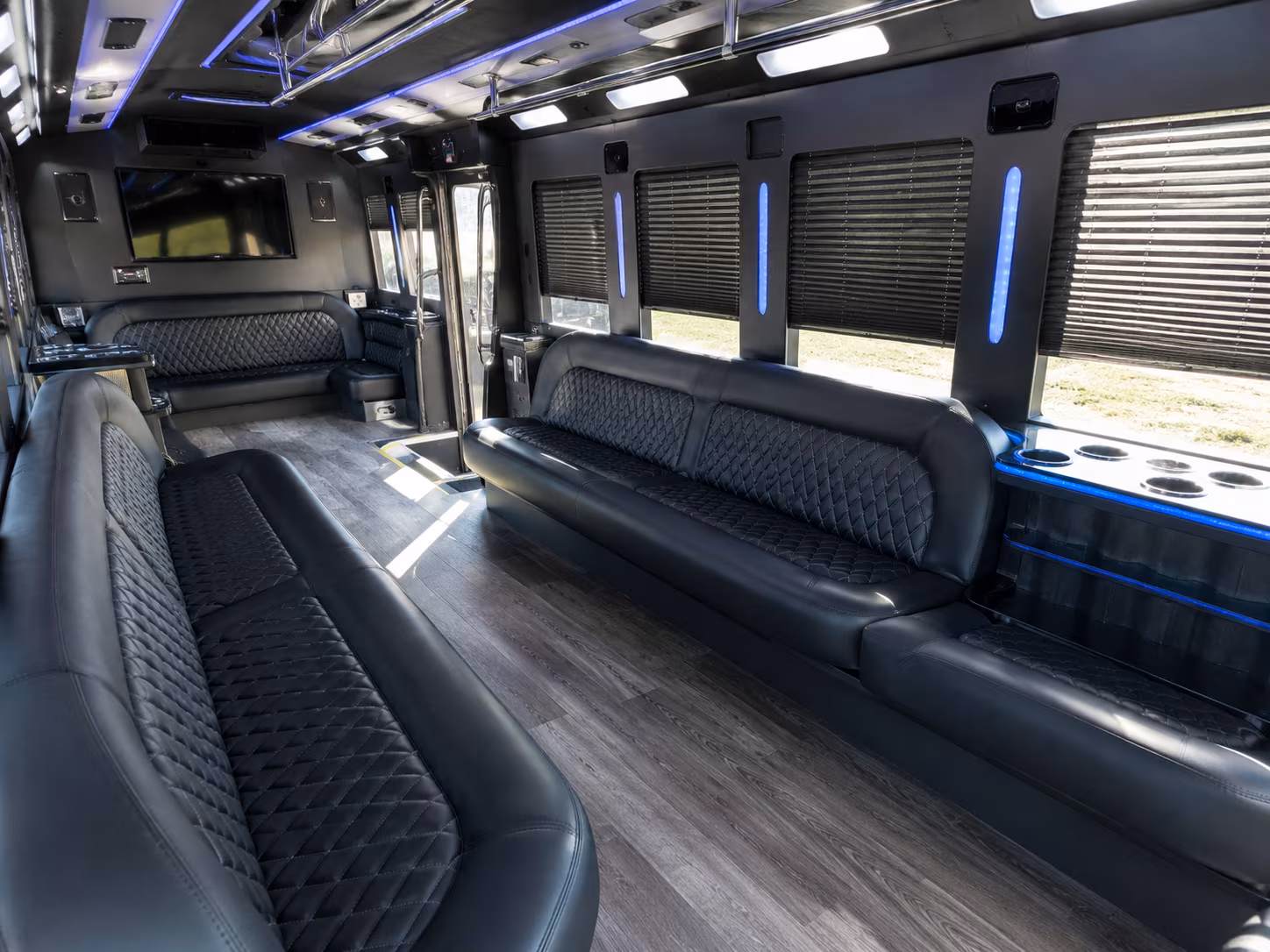 detroit quinceanera sweet 16 party bus rental
