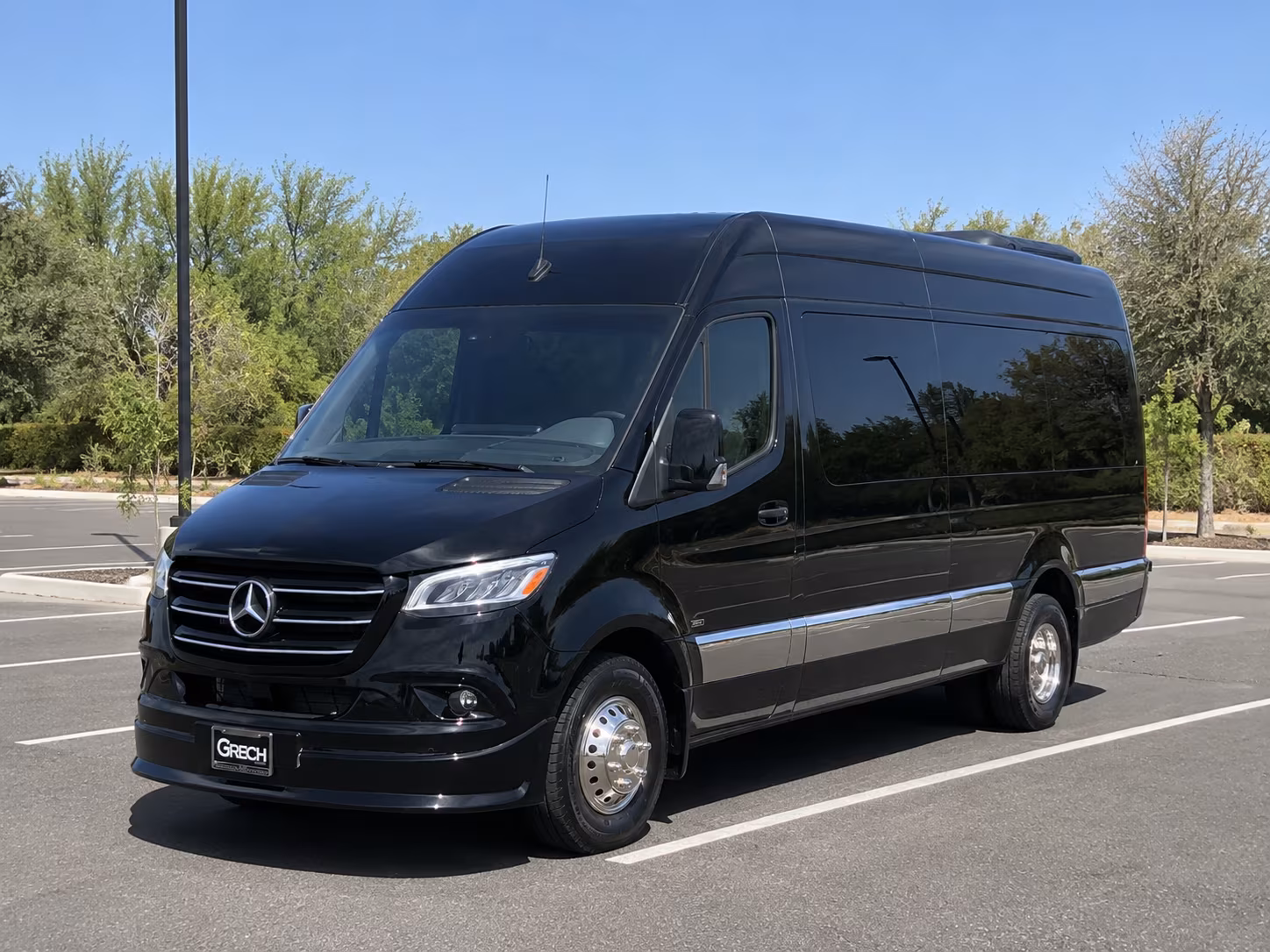 shuttle buses between detroit hotels and huntington place convention center